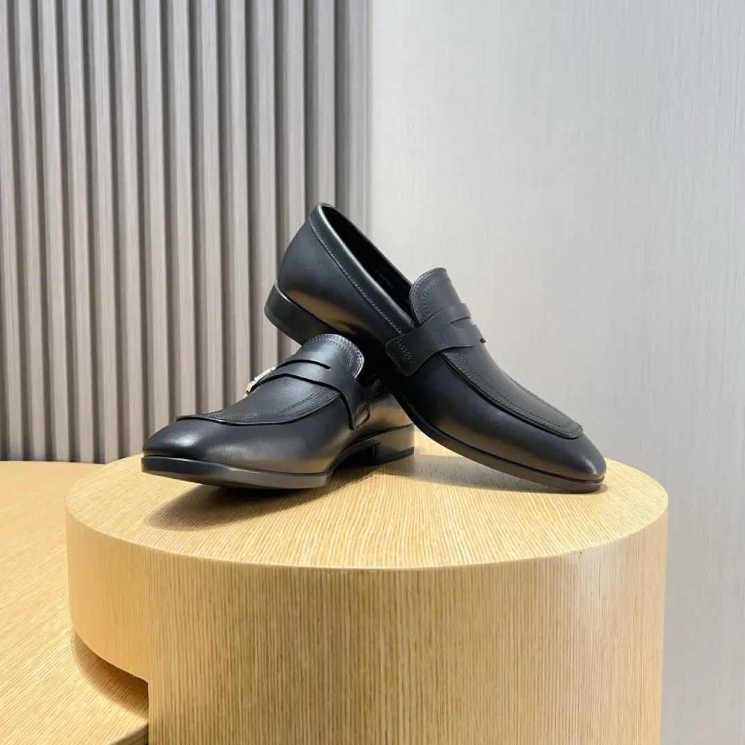 Men's Men's Shoes💰P640💰🔥《Ferragamo》👏Latest • High-end top brand luxury ~ purchasing agency, top quality ~. New fashionable business men's shoes🔜The uppers are made of original cashmere cowhide➕cowhide·lining, with fine workmanship. The original stylish and soft combination wear-resistant and non-slip outsole is light and comfortable on the feet. The real thing looks better in real life. Size: 38/44